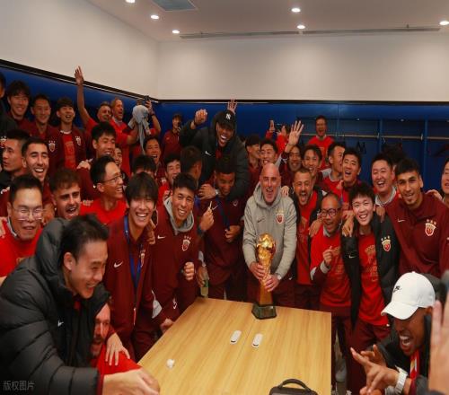 中超冠军的亚冠之耻!10场不胜的海港,配不上全国球迷的期待