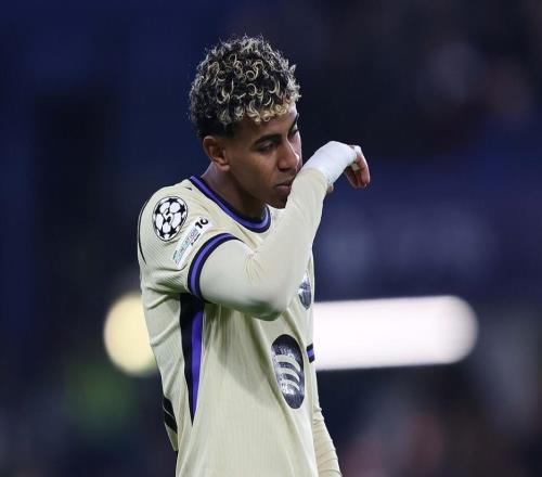 18岁亚马尔又被防死!全场仅1射+21次丢球权,遭切尔西小孩哥碾压