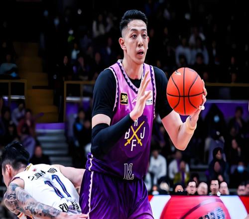 2名CBA顶薪球员没有通过体测!球迷:顶级球员就这水平
