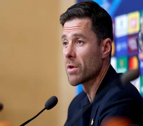 悬念终结!78岁佛爷出面力挺阿隆索:皇马全队都要听他的