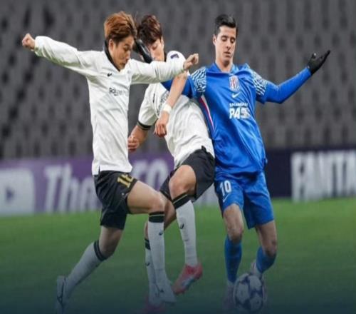 02!上海申花不敌神户胜利船,申花3个进球无效+路易斯罚丢点球