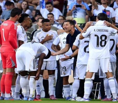 冰释前嫌!阿隆索与皇马巨星2次拥抱:半年恩怨一笔勾销