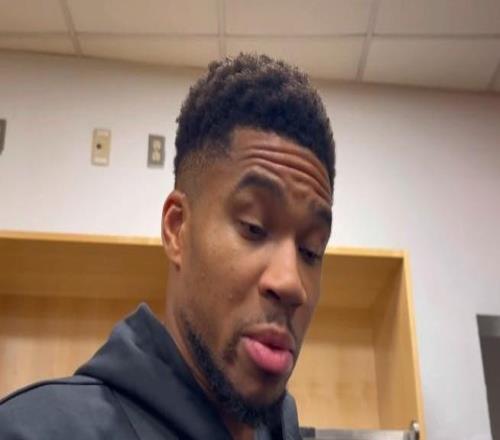 字母哥:NBA杯卫冕失败很难受,不记得上次7连败是什么时候了