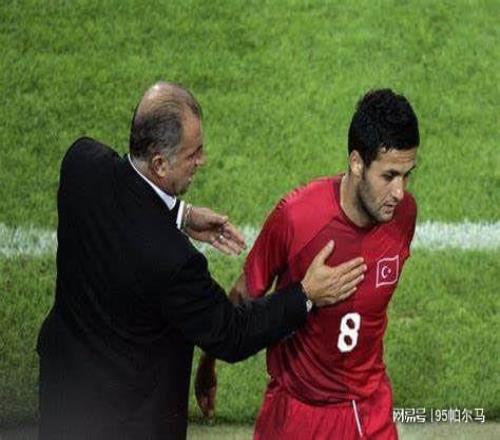 土耳其矮脚虎,24岁世界杯发光,31岁圆梦英超踢半场球,33岁退役