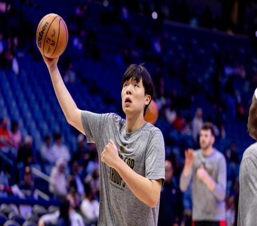 杨瀚森下放NBA发展联盟反转，斯普利特一意孤行，小杨进退两难