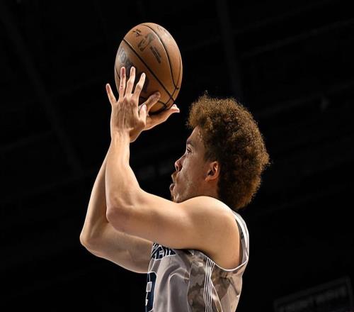 单场拿到15篮板，前快船次轮秀在发展联盟赛场的表现颇具亮点