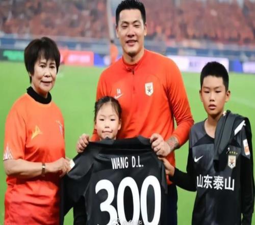 他在鲁能踢了7年主力,却为何从来没进过国足大名单,引发热议