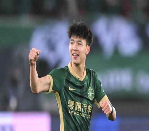 2025中超最佳青年球员!19岁王钰栋当选,28场独造16球