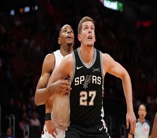 比起上赛季反而退步了!马刺最终还是裁掉了这位锋线投手