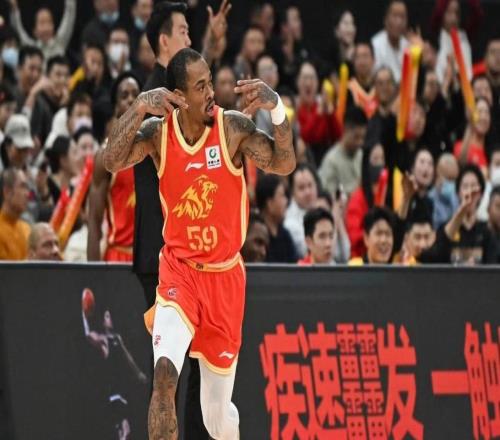 不是巴里布朗也不是塔克,浙江广厦之所以能赢,其实这人才是关键