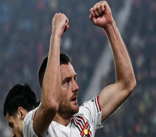 欧洲足球专家称赞瓦尔迪:他完美契合克雷莫内塞,能踢到41岁