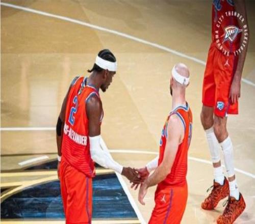 雷霆16分优势被追到半场仅领先3分亚历山大12分文班复出切特受伤