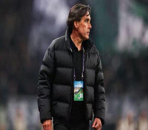 太离谱!最佳教练竟不给中超冠军,海港球迷不满:就因说了点实话