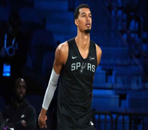 维克托文班亚马能否在NBA杯中复出马刺对阵雷霆伤病报告