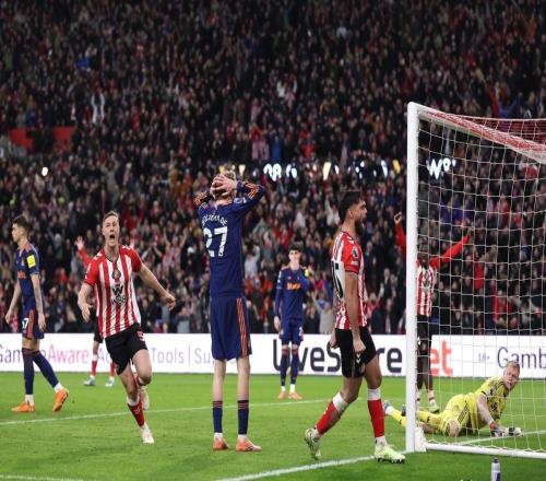 本轮英超已经出现4粒乌龙,为0607赛季以来单轮乌龙球第二多