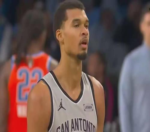 文班复出!马刺大逆转干翻雷霆,NBA真是大热必死啊