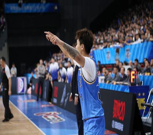 27分惨败!新疆男篮输得心服口服,CBA强强大战:1将令郭士强颤抖