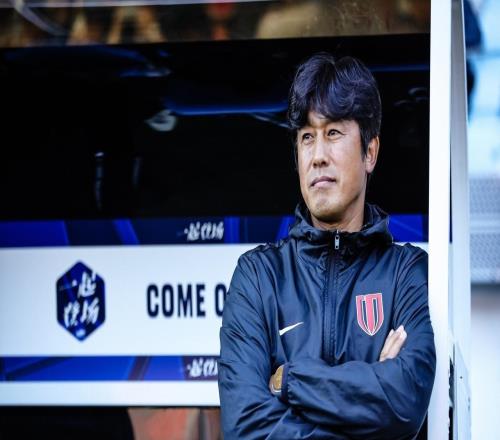 谢峰有望执教成都蓉城曝徐正源续约谈判陷入死局,彼此互不让步