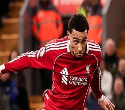 埃基蒂克双响引爆安菲尔德,伊萨克坐冷板凳引质疑