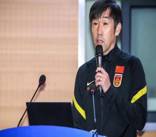 国安队未来要是考虑土帅接手,高洪波有望成第一热门,值得期待