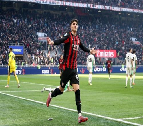 自2012年的沙拉维以来,巴尔泰萨吉是米兰意甲双响最年轻球员