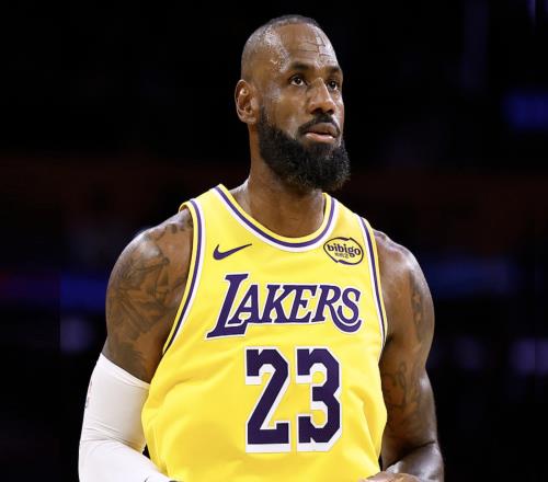 爆砍42+7+6+2!抱歉詹姆斯:你从历史第一变成了历史第二