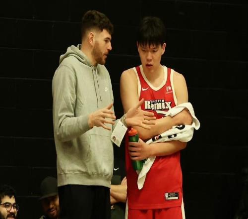 至少三队点名要人!开拓者主帅拒绝交易杨瀚森,克林根陪战G联赛