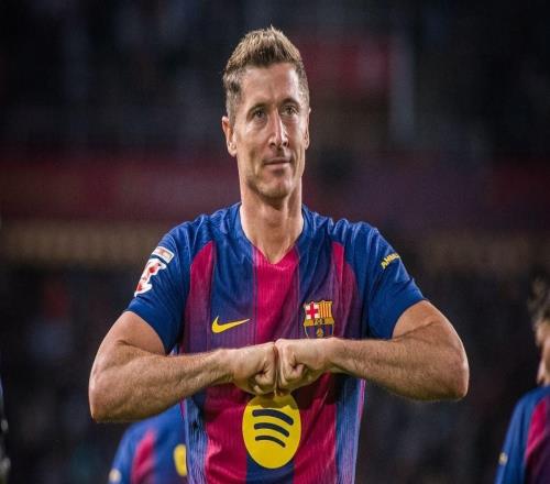 记者:莱万腘绳肌不适缺席训练,他将不会参加本轮国王杯