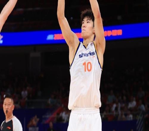 郭昊文半场22分拉维特29+10,王哲林历史第12人,同曦险胜上海