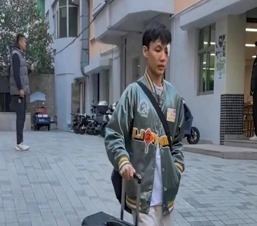 广东vs浙江前瞻:徐杰眉骨受伤出战成疑萨姆纳约克领衔外援大战