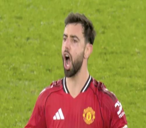 傲人纪录保住了,曼联英超主场半场领先后从未输球