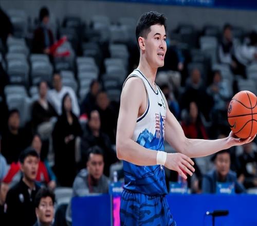 2分、0分!CBA顶薪前锋断崖式下滑,两年前还是常规赛MVP