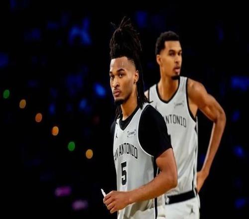 誰說摸了獎杯，就拿不了冠軍了