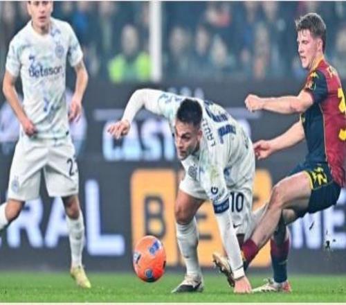 弗洛伦齐:劳塔罗总能率先预判球的位置,给对手上对抗以拿球