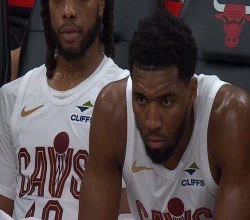 光速下滑,骑士本赛季28场已输13场,上赛季直到3月才输13场