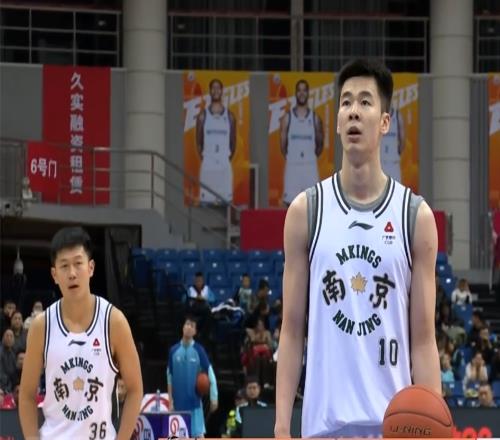 CBA:郭昊文18+9送对手三连胜,超级外援56分,前国手9中1
