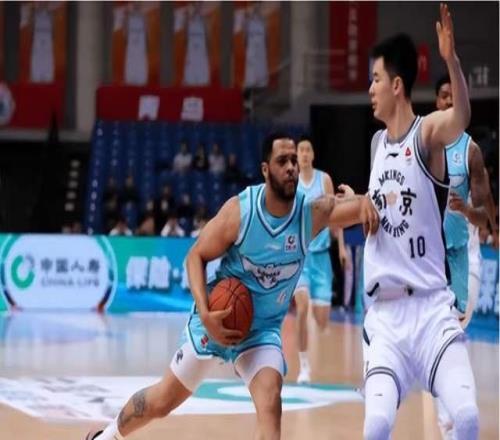 青岛队大胜南京同曦全靠外援,国内球员只得11分,郭士强一声叹息