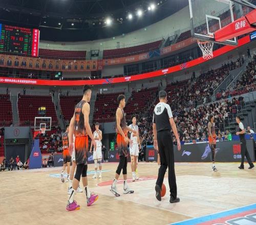 帥論險(xiǎn)勝難掩蓋攻守疲軟，邱彪：這么打比賽，對(duì)不起山東球迷