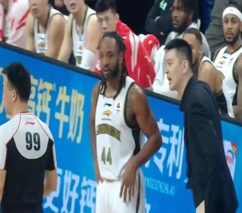 爆料杨鸣面临被重罚,裁判也面临被处罚,CBA又成为大笑话