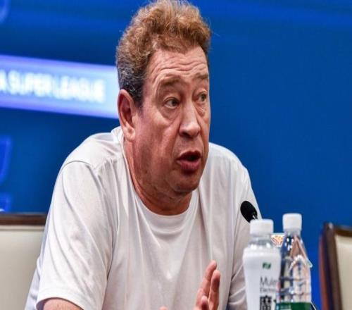 多大仇名宿炮轟上海申花主帥:他不像個男人,眼睛里充滿邪惡!