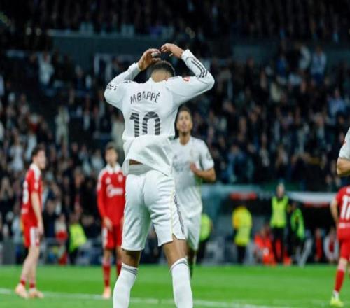 姆巴佩模仿C罗庆祝：“我把这个纪录献给他，他一直对我很亲切”