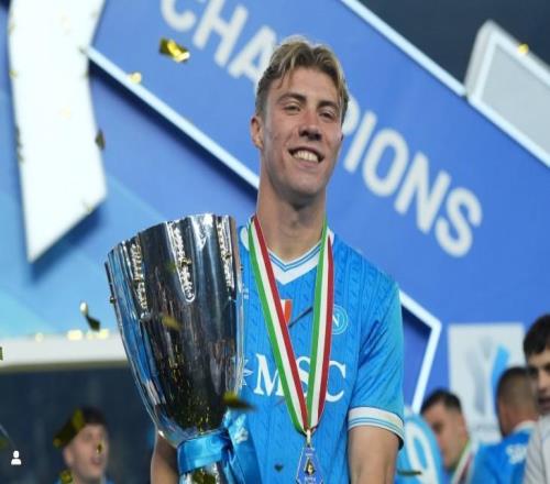 打臉！曼聯棄將隨那不勒斯奪意超杯后曬照：多么偉大的決定