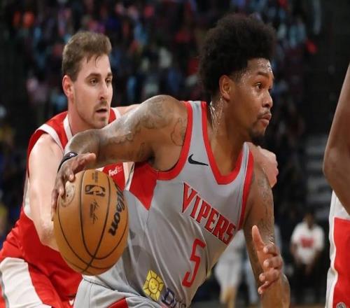 能力非常一般，但這位后場球員卻能進入火箭二隊的先發(fā)陣容