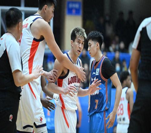 宣布休戰(zhàn)！郭艾倫該退役了兩場(chǎng)平均12.5分，明年大合同泡湯