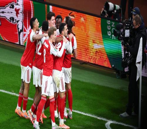 一場(chǎng)98上演點(diǎn)球決戰(zhàn)，英超領(lǐng)頭羊驚險(xiǎn)晉級(jí)，將對(duì)決切爾西