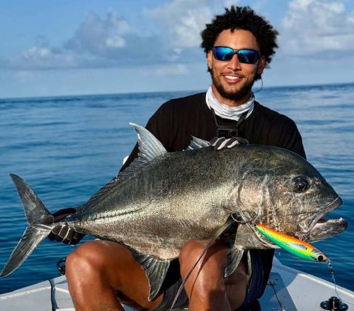 湖人雙喜臨門，白魔賽季報銷！追夢成燙手山芋，西蒙斯宣布新決定