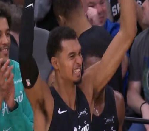 紀(jì)錄終結(jié)但無(wú)所謂，文班對(duì)雷霆一戰(zhàn)連續(xù)101場(chǎng)有蓋帽紀(jì)錄作古