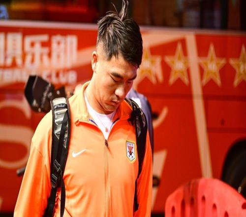 中超轉(zhuǎn)會(huì)！泰山送走水貨中衛(wèi)，未來(lái)國(guó)門與申花談崩，云南打造豪陣