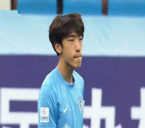 大連1月3日?？诩?xùn)，李國旭給朱鵬宇評及格外援目標(biāo)具備2個(gè)條件