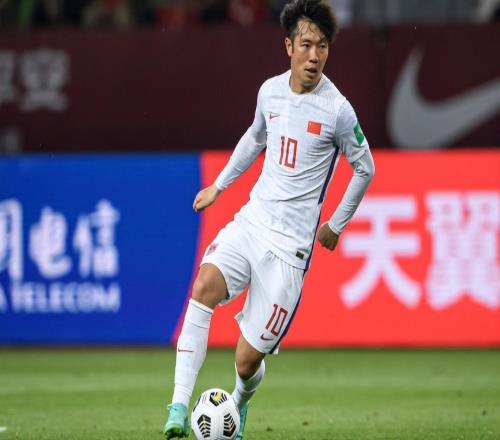 不是韓鵬也不是李霄鵬！他才是魯能最成功的救火教練，引發(fā)熱議